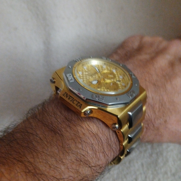 Invicta Akula 52mm Gold/Silver Two-tone SS Bracelet Chrono Multi-Function - Picture 12 of 13